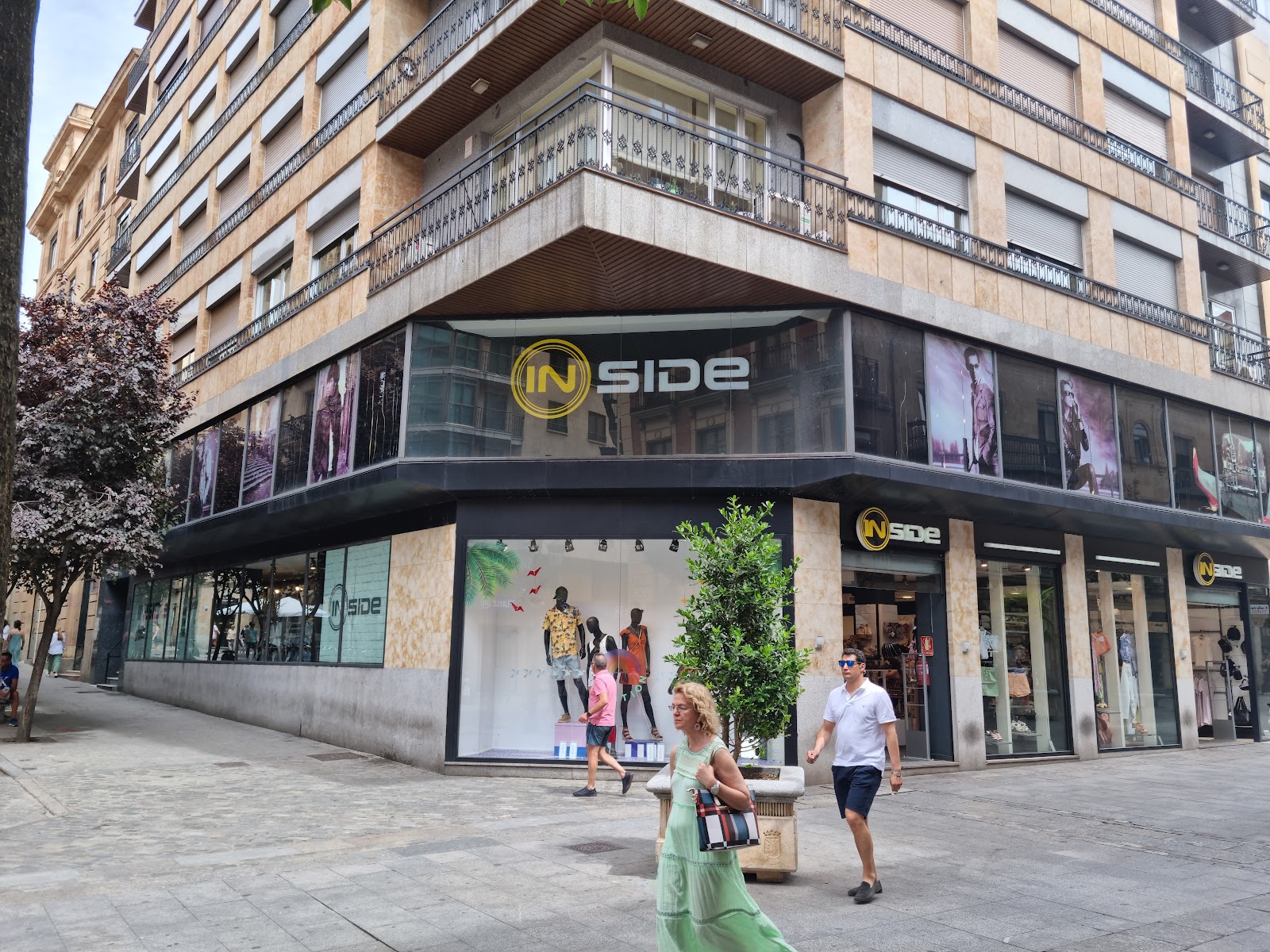 INSIDE - Tienda Ropa y Zapatos - y servicios - SALAMANCArtv - Noticias de Salamanca