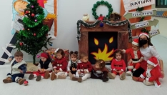 Foto 4 - Los alumnos de la Escuela Infantil se disfrazan con motivo de la llegada la Navidad