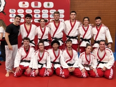 Foto 3 - Pleno de victorias del equipo femenino del Judo Club Doryoku en el inicio de la Segunda Divisi&oacute;n Nacional