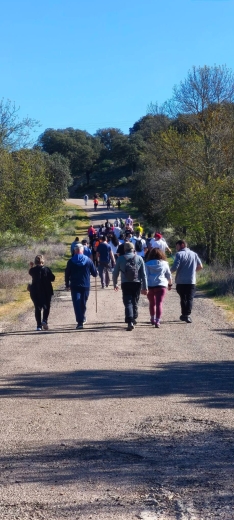 Foto 5 - Alrededor de cien andarines descubren los parajes de Campillo de Azaba