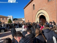 Foto 4 - Más de 500 personas arropan a la familia del joven Iván Díaz en su funeral