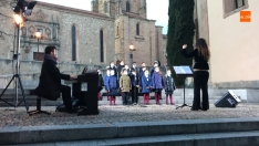 Foto 3 - Concierto del Precoro y Coro Juvenil Ciudad de Salamanca en la Plaza de San Blas