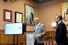 Vicepresidente de Câmara Municipal de Almeida y Alcalde de Ciudad Rodrigo durante la presentación de la Escuela de Hostelería Rayana