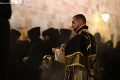 Sobrecogedor silencio al paso del Cristo de la Liberación | FOTOS: David Sañudo 