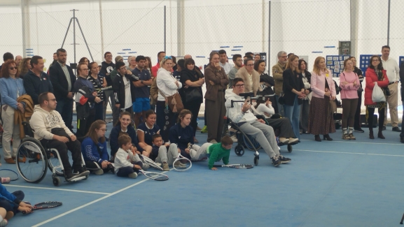 Santa Marta inaugura su primera pista de tenis cubierta en La Raqueta