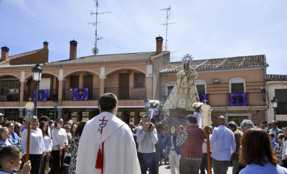 El Resucitado reúne a Macotera en un Domingo de Resurrección lleno de tradición