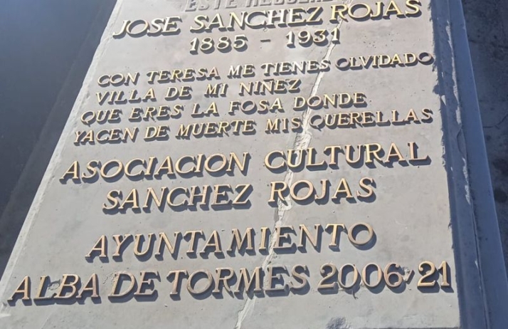 El Ayuntamiento restaura la sepultura de Jos&eacute; S&aacute;nchez Rojas