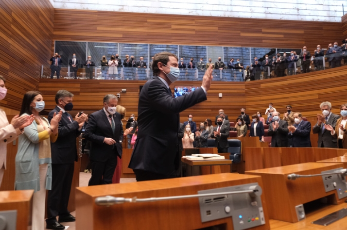 Mañueco estrena la legislatura y ofrece 