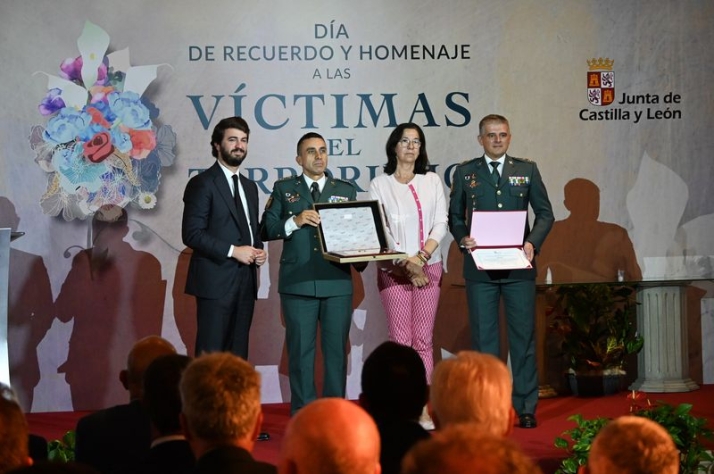 Foto 1 - García-Gallardo reconoce a las víctimas del terrorismo como "los héroes de nuestra democracia"