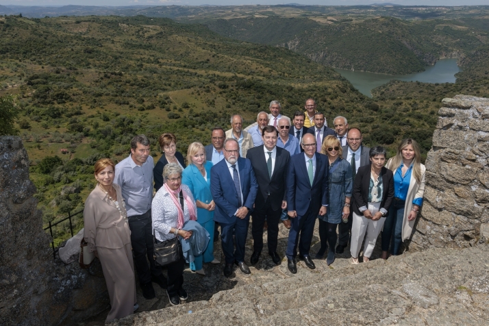 Excelente representación de los municipios salmantinos en la presentación del Plan de la Raya en Fermoselle 