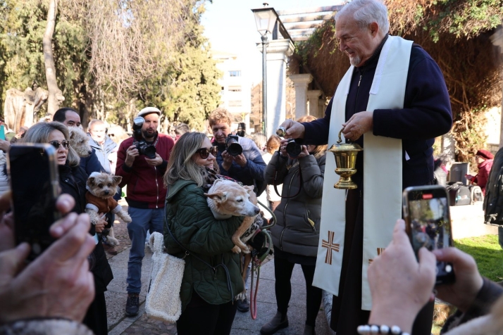 Salamanca celebra San Ant&oacute;n: "La bendici&oacute;n no es magia ni superstici&oacute;n, es reconocer que todo es obra de Dios" | Imagen 1