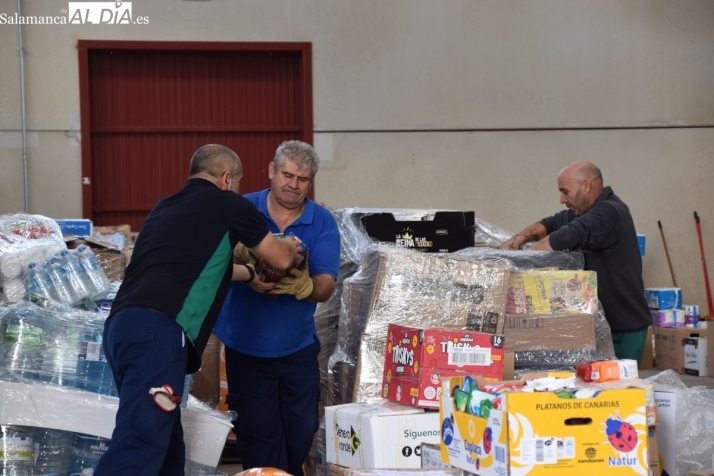 As&iacute; funciona el centro log&iacute;stico de Salamanca que organiza las donaciones para los afectados por la DANA (V&Iacute;DEO) | Imagen 1