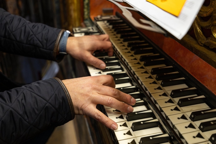 "Es un privilegio que Dios me haya dado cualidades para alabarle a trav&eacute;s de la m&uacute;sica" | Imagen 3