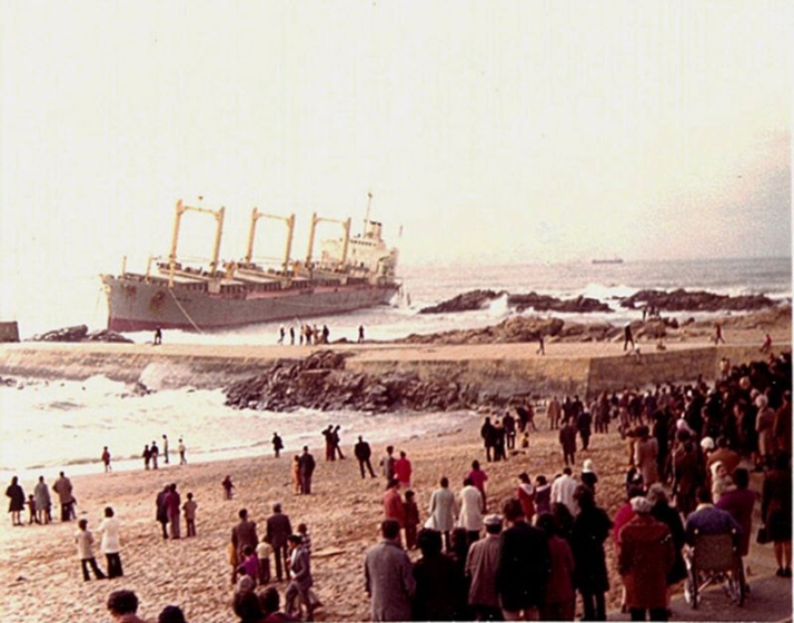 Memorias de un Farero (II): el naufragio que cubri&oacute; de ma&iacute;z las playas de Oporto | Imagen 2