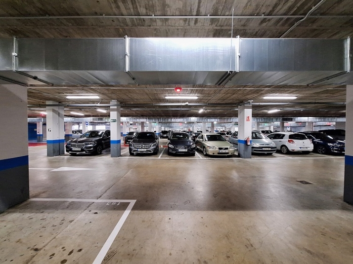 Persistente aparcamiento  | Imagen 5