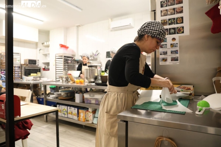 El mensaje de Blanca Hern&aacute;ndez a Salamanca d&iacute;as antes del cierre de Berretes: &quot;Una ciudad con fama de tradicional ha tenido los mejores clientes y es ejemplo de muchas cosas&quot; | Imagen 2
