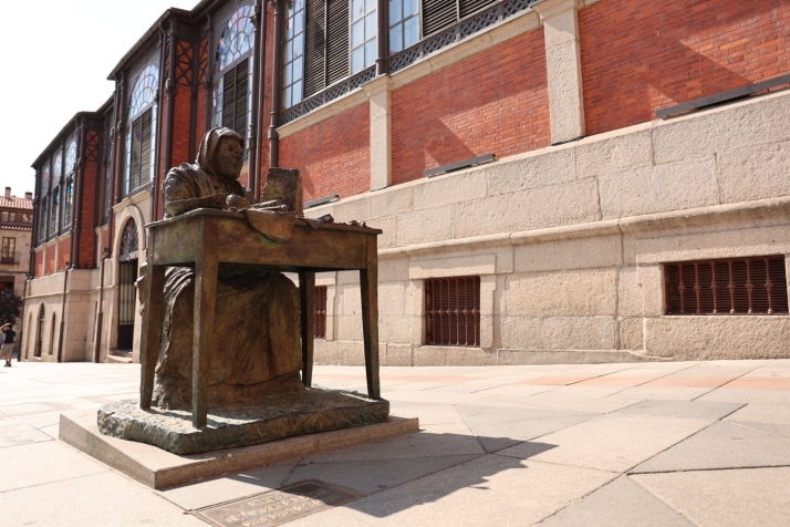 Las estatuas que narran la historia de Salamanca: un viaje por su patrimonio de bronce y piedra | Imagen 4