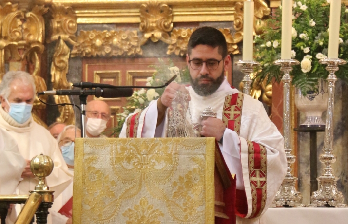 Ciriaco Garc&iacute;a, un solo sacerdote para cinco pueblos: &quot;La gente se alegra de tener un p&aacute;rroco joven&quot; | Imagen 1