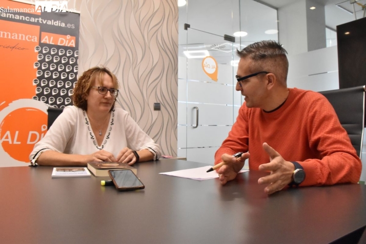 Una auxiliar de paliativos del Hospital de Los Montalvos triunfa como escritora | Imagen 1