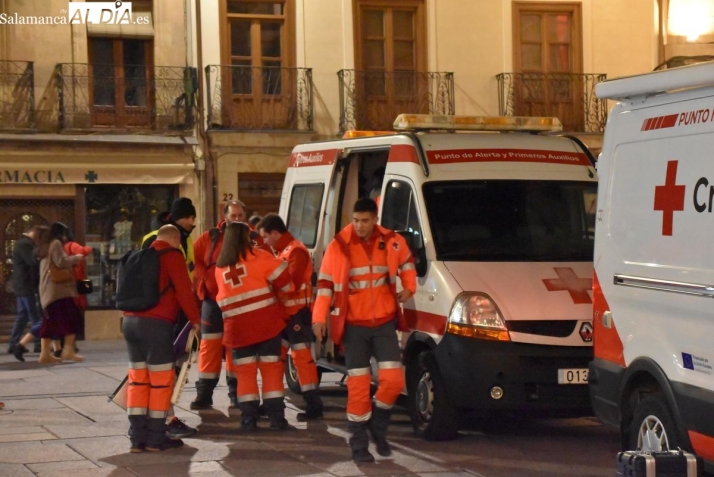 FOTOS Y V&Iacute;DEO de la explosi&oacute;n de j&uacute;bilo en la Plaza Mayor de Salamanca para recibir el nuevo a&ntilde;o universitario | Imagen 4