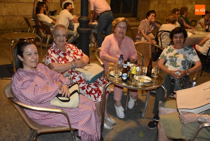 Eh, s&aacute;canos una foto: Veladas de verano en la terraza | Imagen 1