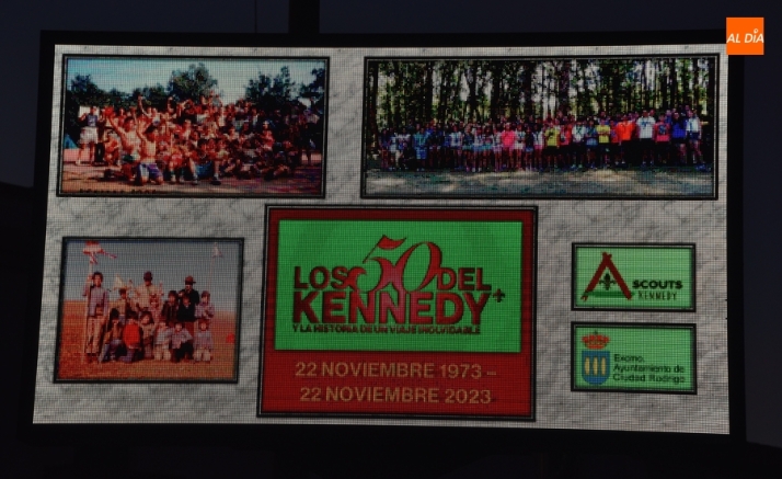 Las pantallas callejeras se suman a la felicitaci&oacute;n al Grupo Scout Kennedy | Imagen 1