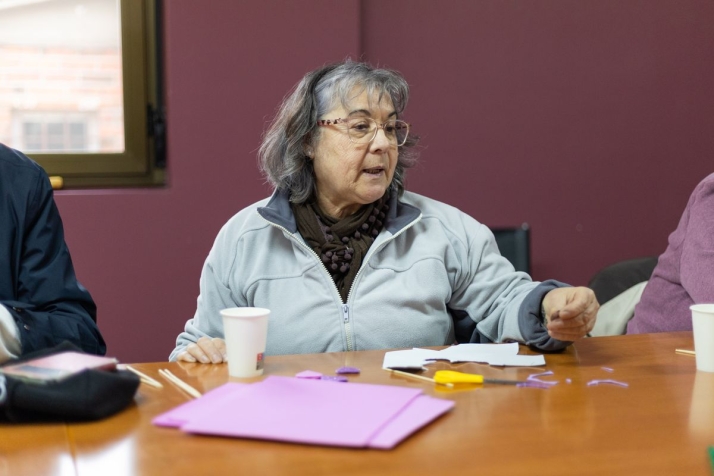 FOTOS | Los protagonistas de los talleres de Cruz Roja toman la palabra: "Es una manera de estar con los vecinos” | Imagen 1