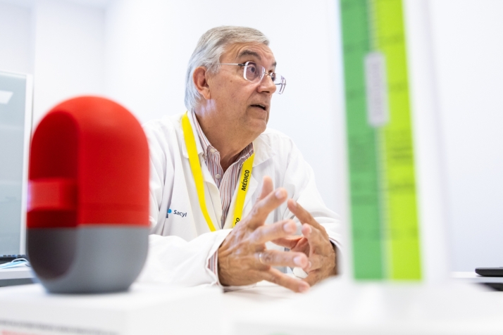 El doctor Emilio Fonseca analiza los retos del cáncer: "Las células tumorales son muy listas. Es vital aumentar la participación en los cribados de cáncer en Salamanca" | Imagen 2