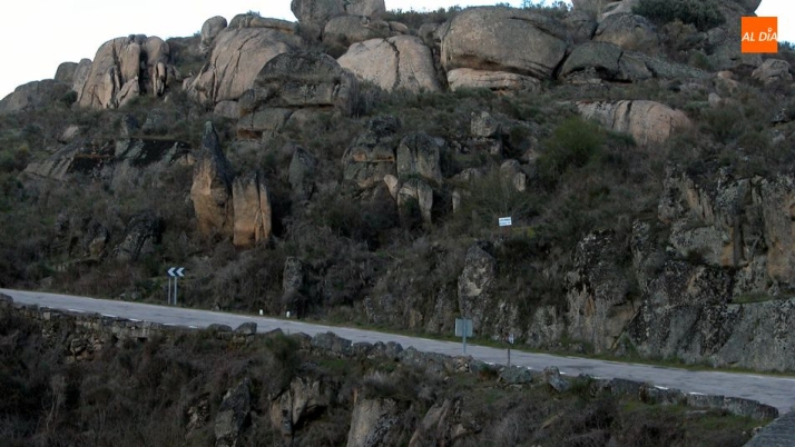Imagen de la carretera DSA-537 en las cercanía del puente del Resbala / E. Corredera