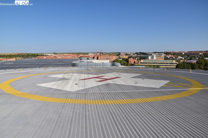 Rapidez y coordinaci&oacute;n para salvar vidas: as&iacute; es el protocolo del helipuerto que hay en el Hospital de Salamanca | Imagen 2