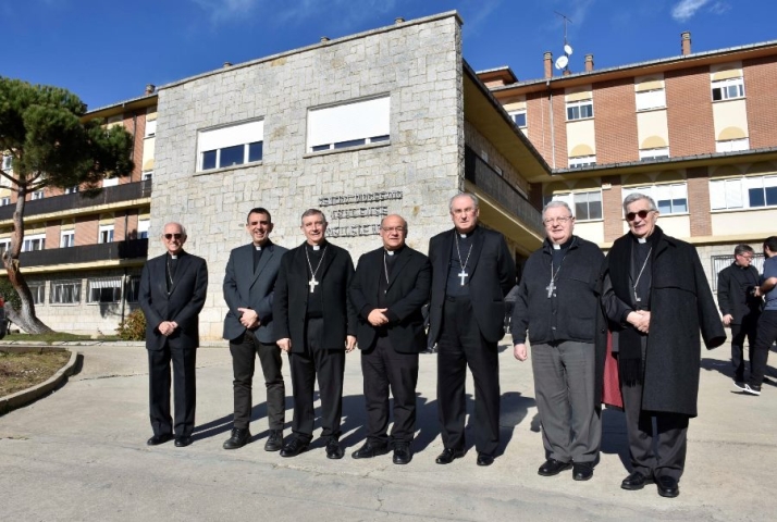 Jos&eacute; Luis Retana y Anselmo Matilla asisten a la visita de El Vaticano al Teologado de &Aacute;vila | Imagen 1
