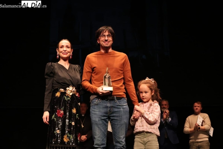 David G&oacute;mez Roll&aacute;n, autor del cartel de la Semana Santa: &quot;Esta foto la busqu&eacute; durante tres a&ntilde;os&quot; | Imagen 1