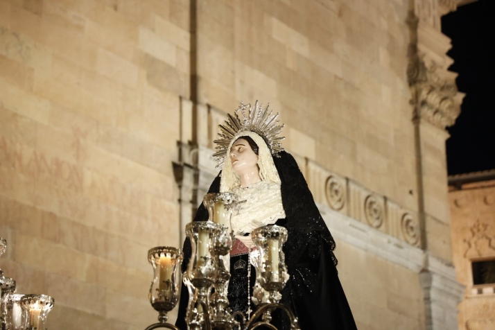 La primera mujer al frente del Flagelado asume el cargo por gratitud a la Virgen: "Pusieron el chupete de mi hija bajo su manto, ella no me dej&oacute; sola y yo ahora ten&iacute;a que devolv&eacute;rselo" | Imagen 1