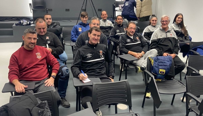 El Real Valladolid imparte una charla a t&eacute;cnicos y delegados del Ciudad Rodrigo CF | Imagen 1