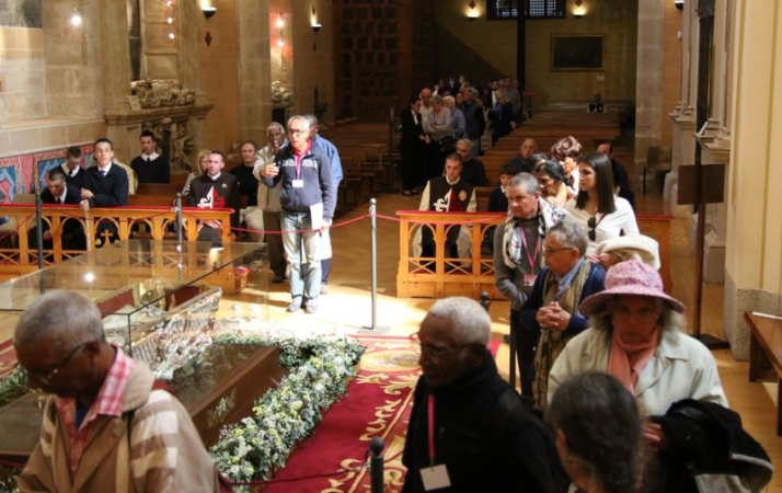 La fe desborda Alba de Tormes: 27.000 personas ya han venerado a Santa Teresa | Imagen 1