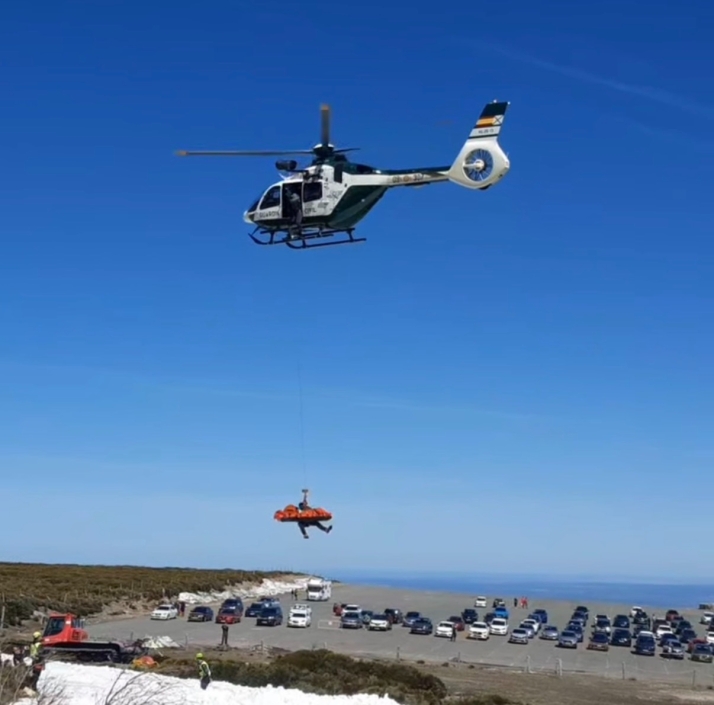 VÍDEO | La Covatilla cierra temporada con simulacro del GREIM