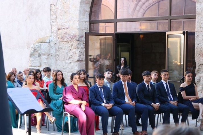 San Jer&oacute;nimo despide con emoci&oacute;n a una nueva promoci&oacute;n de Bachillerato | Imagen 2