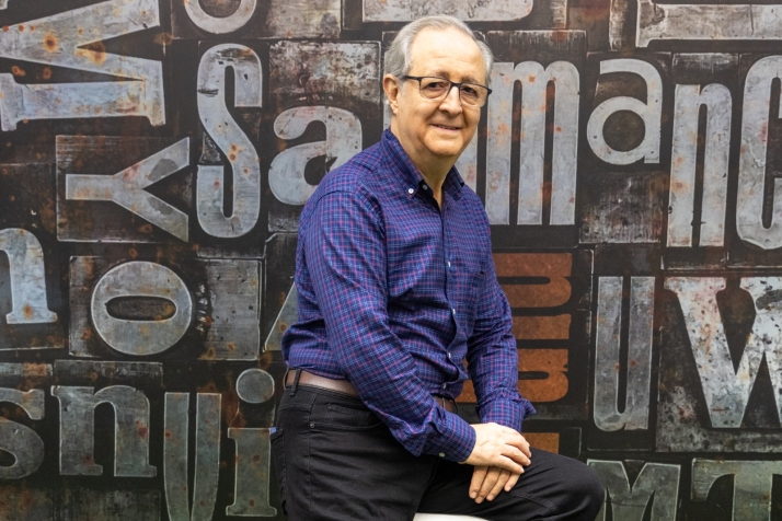 El nuevo reto de Jos&eacute; Antonio Sayagu&eacute;s tras el adi&oacute;s a 'Pelayo': &quot;Pens&eacute; en cortarme la coleta pero me la jugu&eacute; con la zarzuela&quot; | Imagen 2