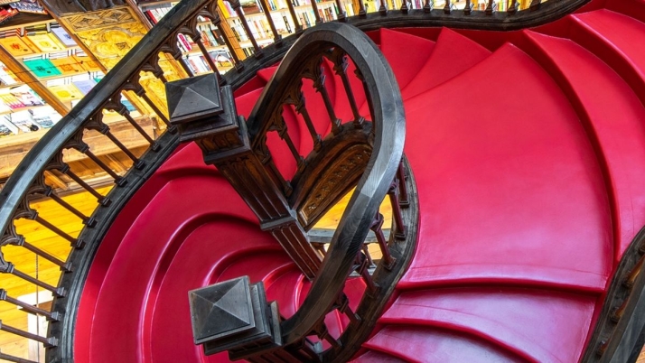 La "librería más bonita del mundo" liga para siempre su nombre a Oporto en su 120 aniversario | Imagen 1