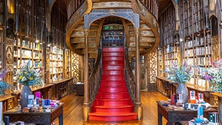 La "librería más bonita del mundo" liga para siempre su nombre a Oporto en su 120 aniversario | Imagen 4