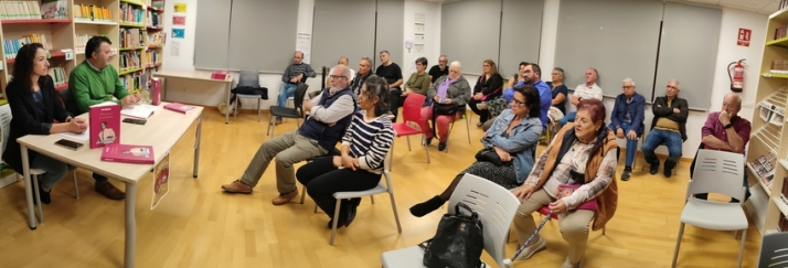 Paco Ca&ntilde;amero presenta en Lumbrales &lsquo;Romance de valent&iacute;a&rsquo; | Imagen 1