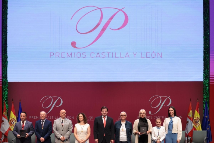 La salmantina María Caamaño brilla en los Premios Castilla y León por su compromiso social | Imagen 2