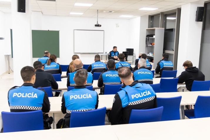 V&Iacute;DEO y FOTOS | Una noche de patrulla con la Polic&iacute;a Local de Salamanca: "Trabajamos cuando la ciudad duerme y descansamos cuando vive" | Imagen 1
