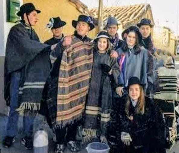 Los Quintos de 1999 de Alba de Yeltes se reencuentran 25 a&ntilde;os despu&eacute;s | Imagen 1