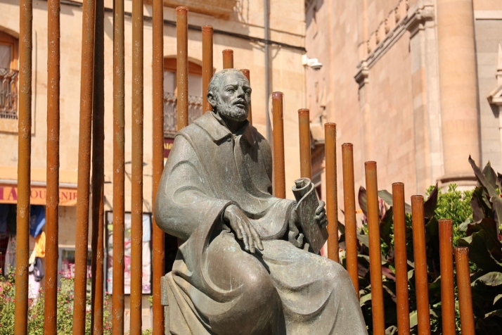 Las estatuas que narran la historia de Salamanca: un viaje por su patrimonio de bronce y piedra | Imagen 3