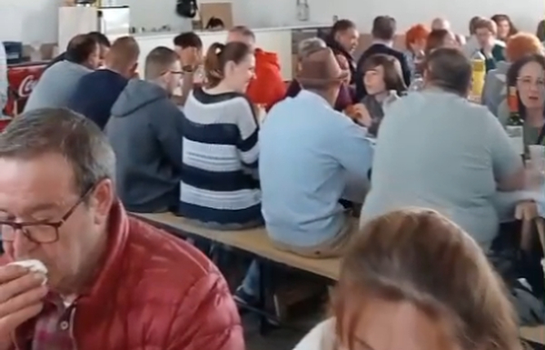 Peralejos de Abajo reúne a 120 vecinos por el Día del Hornazo