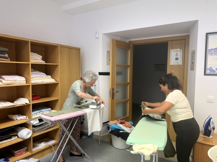 Cáritas Salamanca forma a más de un centenar de personas al año en empleo de hogar con un exitoso programa flexible y gratuito | Imagen 1