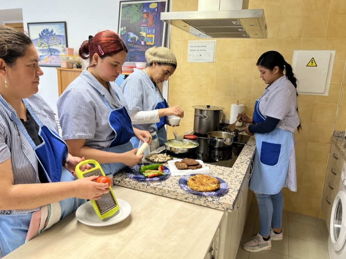 Cáritas Salamanca forma a más de un centenar de personas al año en empleo de hogar con un exitoso programa flexible y gratuito | Imagen 2