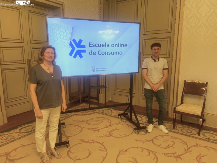 La concejala Vega Villar, en la presentación de la Escuela Online de Consumo | FOTO: Vanesa Martins 