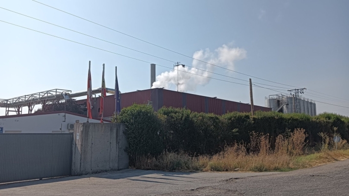 Los vecinos de Villamayor, hartos de los malos olores: &quot;Respirar aire limpio es un derecho, no un privilegio&quot; | Imagen 1